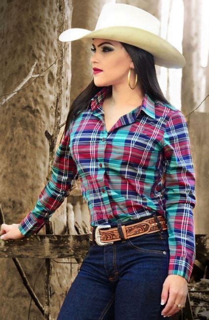 Pin By Ramon Leon On Vaqueritas In 2019 Cowgirl Outfits For Women Cowgirl Outfits Cowgirl Style