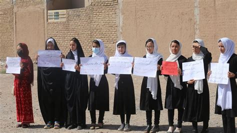 아프가니스탄 탈레반 여성의 대학 수강 과목 제한한다 Bbc News 코리아