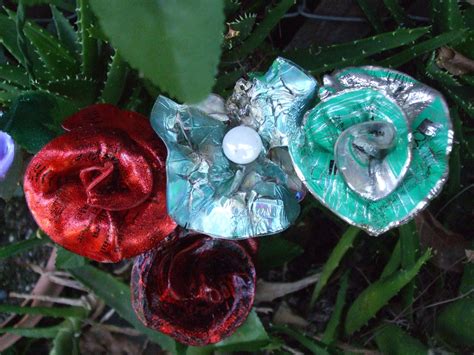 Melted And Formed Cds Into Flowers Recycled Cds Diy Flowers Diy