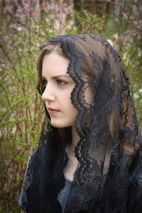 Evintage Veils~ Chantilly Lace Black Infinity Veil Or Triangle Vintage
