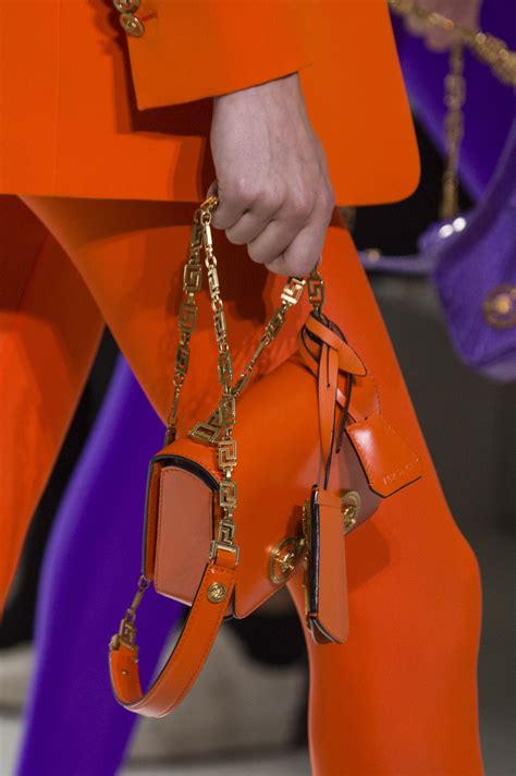 Versace Spring 2018 Fashion Show Details The Impression