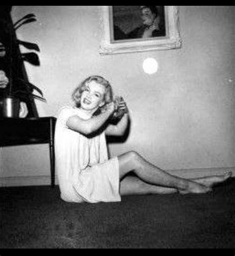 marilyn monroe chills at her doheny drive apartment 1950 hollywood hills golden age of