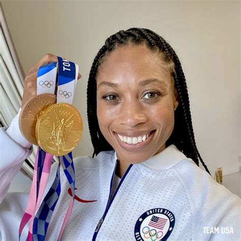 allyson felix usa track and field gold medal in women s 4x400 relay and bronze medal in women
