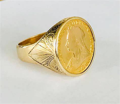 Superb Antique Victorian 22ct Gold Half Sovereign Ring