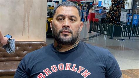 Mma Legend Mark Hunt Shows Off 60lb Weight Loss For Sonny Bill Williams Fight Mirror Online