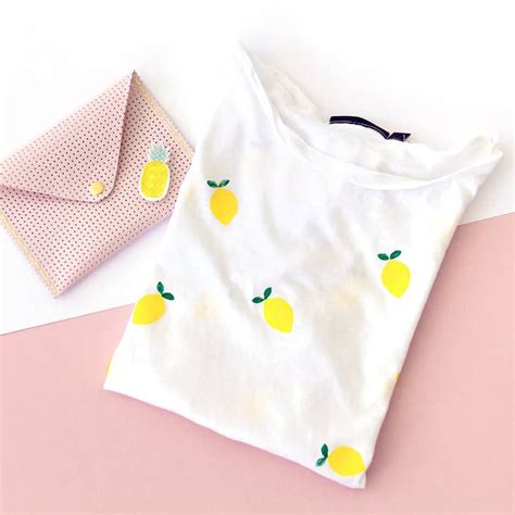 Aujourd'hui, vous pouvez porter le message que vous voulez. DIY tee-shirt citrons : comment customiser un tee-shirt ...