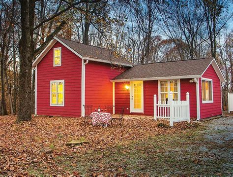 Square foot (sq ft) is an area of one foot by one foot. 9 Cozy Cabins Under 1,000 Square Feet | Cozy cabin, Little ...