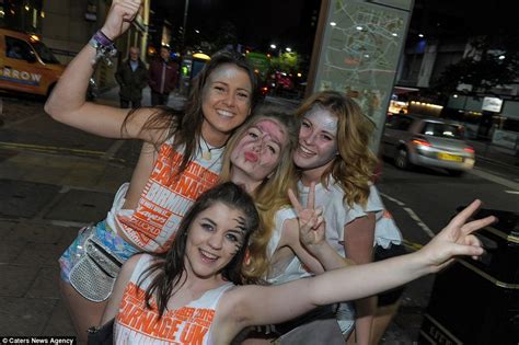 British Students Take Part In Drunken Carnage Pub Crawls Across The Uk Daily Mail Online