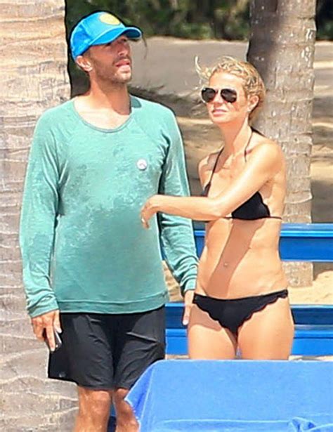 Gwyneth Kate Paltrow Martin Gwyneth Paltrow And Chris Martin Vacation In Mexico One Year After