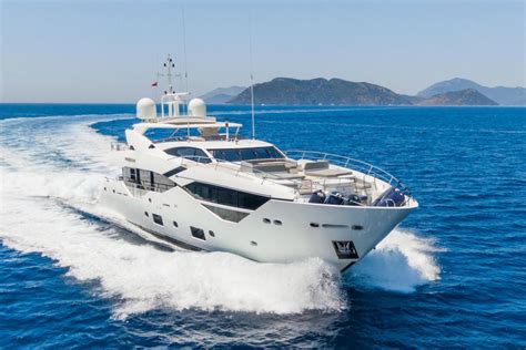 Motor Yacht Freedom Sunseeker Yacht Harbour