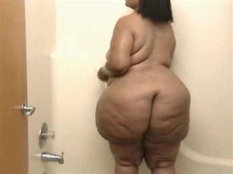 Huge Fat Ass Black Girl In The Shower BBW Porn