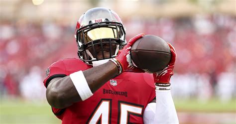 Devin White Says He's 'Stupid' for Trade Request as Baker Mayfield