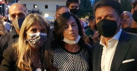 Gaffe A Luci Rosse Di Conte Confonde La Candidata Con Una Escort Contento Di Incontrare Layla