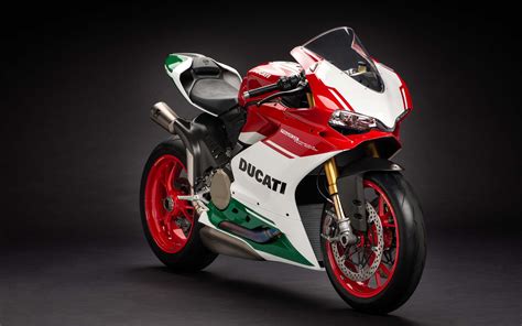 With a price of 15,995 pounds, or about 7.11 billion pounds or 7.55 billion baht and 16,995 baht in the version that comes with carbon fiber parts. Ducati 1299 Panigale R Final Edition 2017 4K Wallpapers ...
