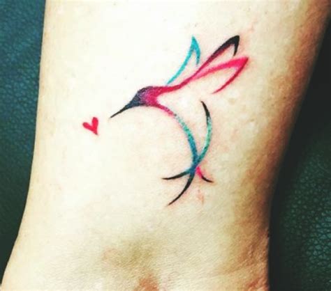 20 Stunning Hummingbird Tattoo Ideas