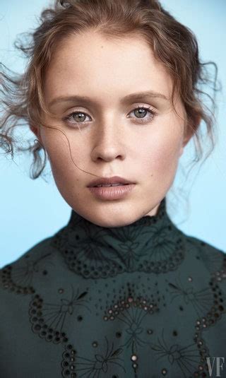 Meet Australian Actress Eliza Scanlen Sharp Objectss Up And Coming Star Vanity Fair