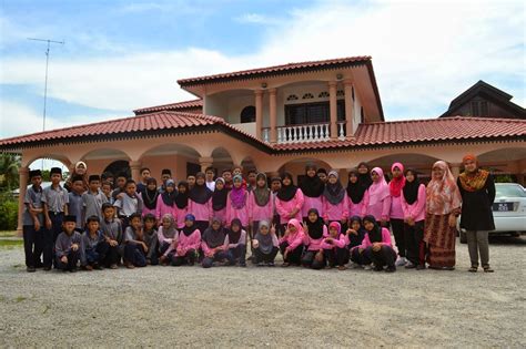 Hari ini merupakan hari bersejarah bagi pelajar baharu sm sains sabah yang mula mendaftar sebagai pelajar smesh bermula pada pukul 8.00 pagi. Sekolah Menengah Bandar Penawar - Kronis f