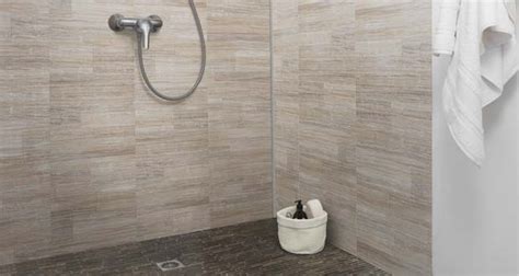 Découvrez les nouvelles tendances en matière de découvrez en vidéo comment poser un carrelage mural et comment poser du lambris. Quel marché pour les panneaux d'habillage de douche