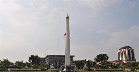 Objek Wisata Monumen Tugu Pahlawan Surabaya