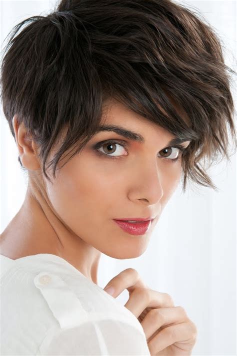 Wer sich von seiner langen mähne verabschiedet, der wird mit zahlreichen vorteilen einer kurzhaarfrisur belohnt. Kurzhaarfrisuren 2020 undercut grau - Beliebte Frisuren 2020