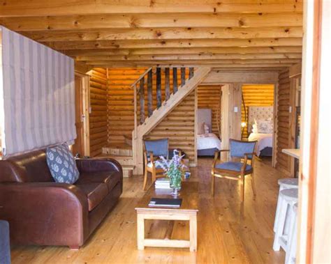 Arum lily offers luxury accommodation, fully equipped with all you need for an unforgettable stay. Arum Lily Cottage & Log Cabin Wolseley Accommodation - Cabin 6