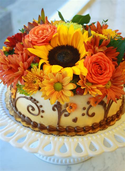 Stunning Fall Floral Cake Floral Cake Floral Wedding Cakes Fall