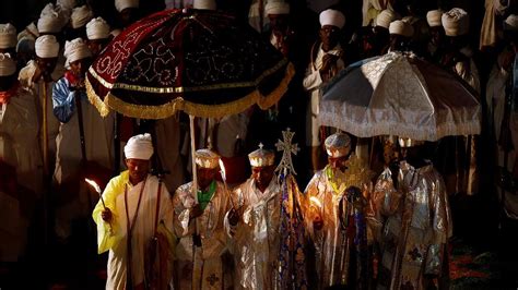 ሔኖክ ያሬድ Ethiopians Unite To Celebrate Christmas At Iconic Town Of Lalibela