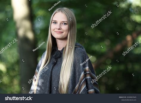 46113 북유럽 여자 이미지 스톡 사진 및 벡터 Shutterstock