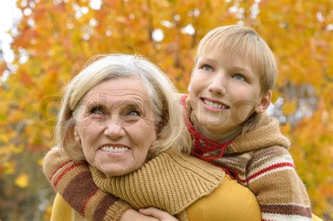 Großmutter mit ihrem Enkel Stock Bild Colourbox