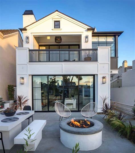 Southern California Seaside Home With Attractive Industrial Chic