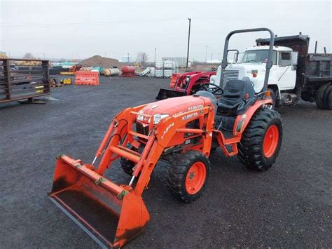 2013 Kubota B3300su 4x4 Diesel Tractor Jandj Auctioneers Llc