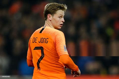 Frenchie de jong is an incredibly competent. دي يونغ يُبهرُ مع "الطواحين" ويُسيل لعاب كبارالقارة