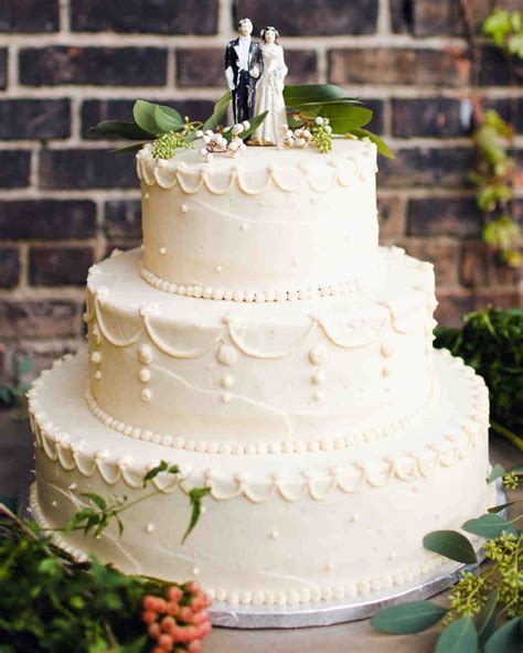 29 Wedding Cakes With Vintage Vibes Martha Stewart Weddings