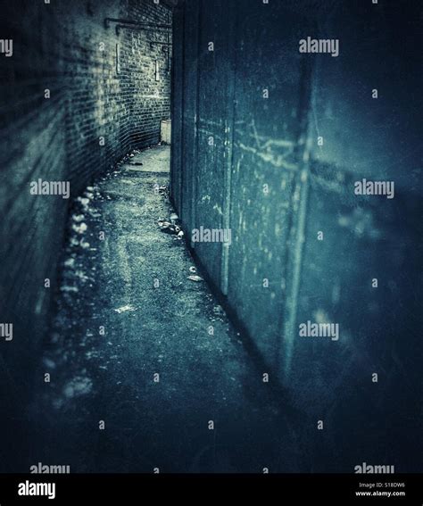 Dark Alleyway Hi Res Stock Photography And Images Alamy