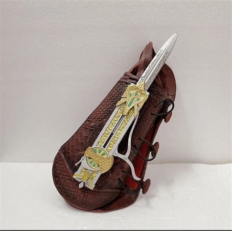 Assassin S Creed Aguilar S Hidden Blade Gauntlet Cosplay Toy Action