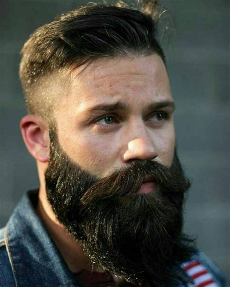 Siz de bandholz, balbo ya da garibaldi gibi farklı yine karşımızda son yıllarda oldukça tercih edilen bir sakal modeli var. Sert Erkeklerin Seçimi Uzun Sakal Modelleri 2017 ...