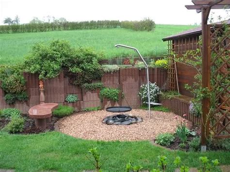 Viele kennen das frauenbildungshaus als ort für sonnenfeste. Grillplatz/Feuerstelle | Garten | Pinterest | Gardens ...