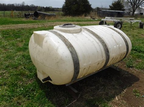 500 Gallon Poly Tank On Frame Bigiron Auctions