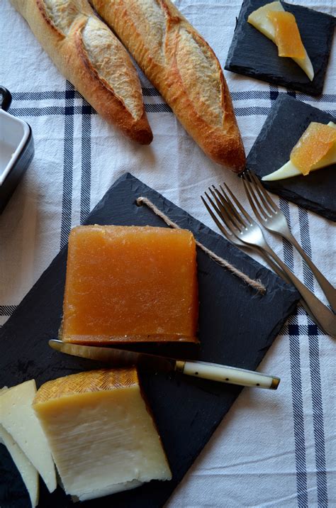 Quince Paste With Manchego Cheese A Light Appetizer Or Dessert Mama Ía