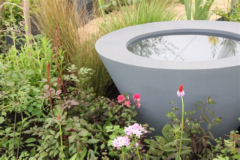 I Love This Modern Bird Bath Its So Architectural Contemporary