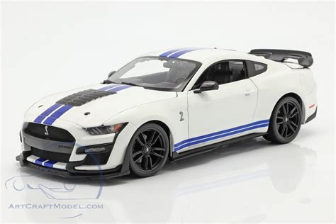 Ford Mustang Shelby Gt500 Year 2020 White With Blue Stripes 31452