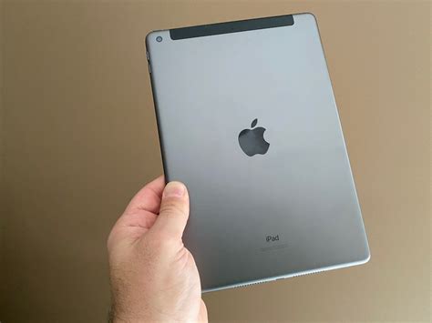 Hands On With The Eighth Generation Ipad More Power Than Ever For Entry Level Users Tech Guide