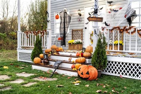 57 Best Outdoor Halloween Decoration Ideas 2022 Spooky Diy Decor