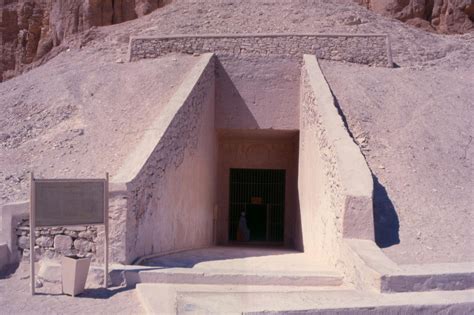 Anatomy of a Tomb: Ancient and Modern Designations for Chambers and