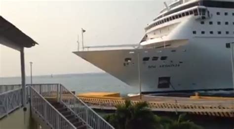 Cruise Ship Hits Dock In San Juan Norwegian Epic Cruise Ship Crashes