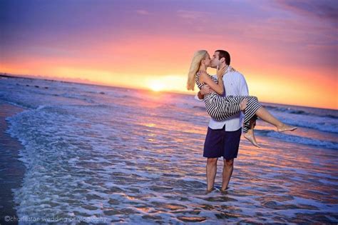 How To Shoot A Sunrise Engagement Session Engagement Pictures Beach