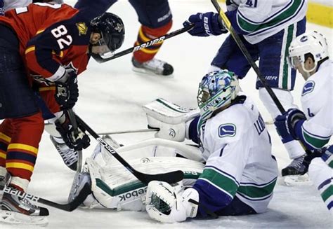 Goc Scores Winner In Second Period To Lift Panthers To 2 1 Victory Over Canucks The Hockey News