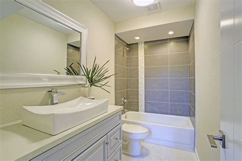 Freshly Renovated Bathroom Features Shower Tub Combo Lj