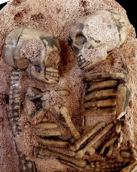 Lovers Of Valdaro Archaeological Finds Miniatures Lovers