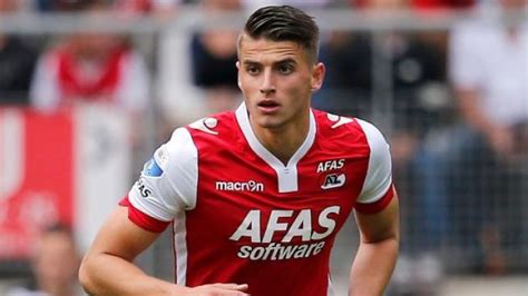 Football statistics of wesley hoedt including club and national team history. Wesley Hoedt Siap Bergabung dengan Lazio - Tribunnews.com
